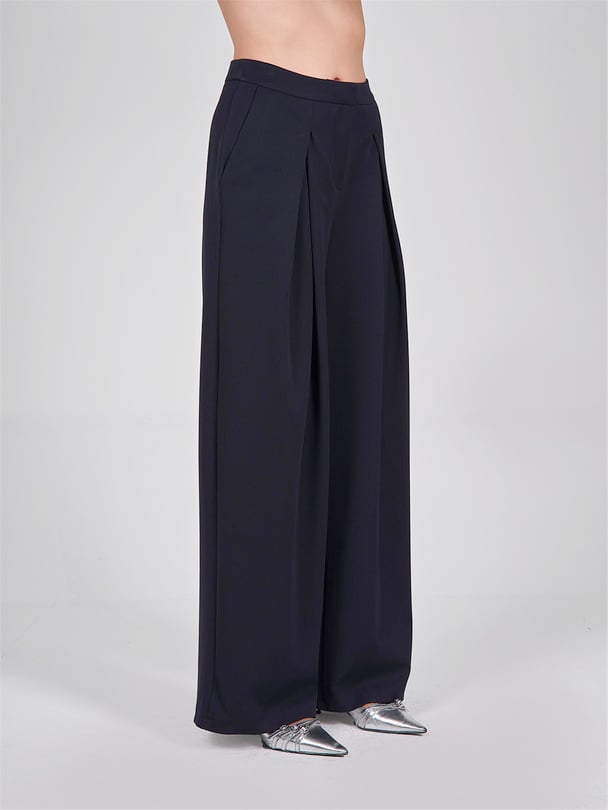 PALAZZO FIT PANTS WITH DEEP PLEATS