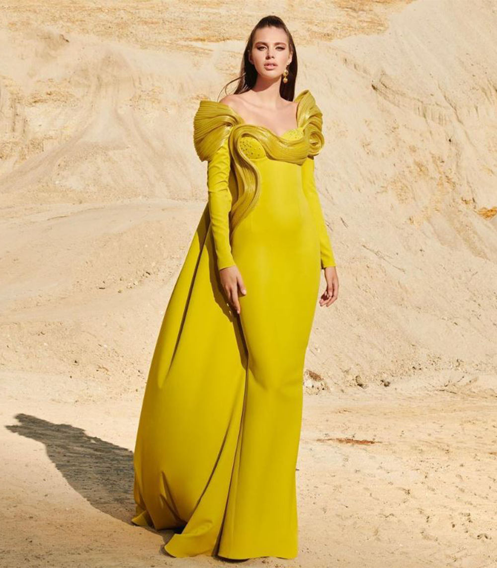 OFF-SHOULDER GOWN WITH LONG TAIL