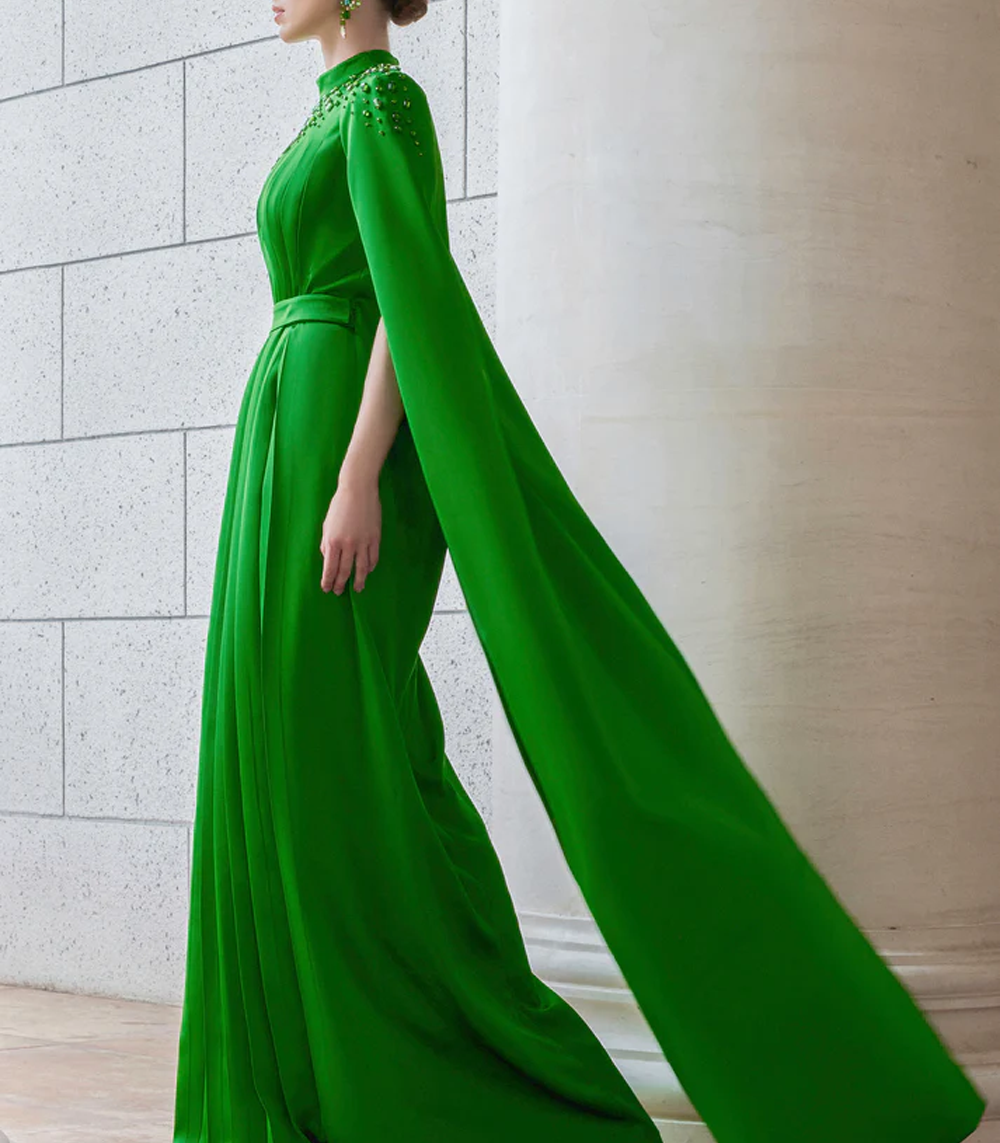 LONG PLEATED TRAPEZE DRESS WITH SHOULDER CAPE