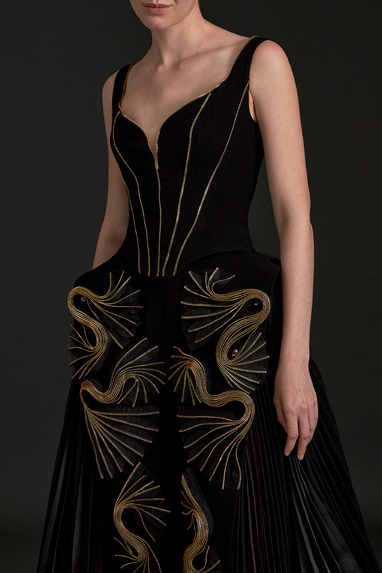 ZIPPER DESIGNED PLEATED GOWN