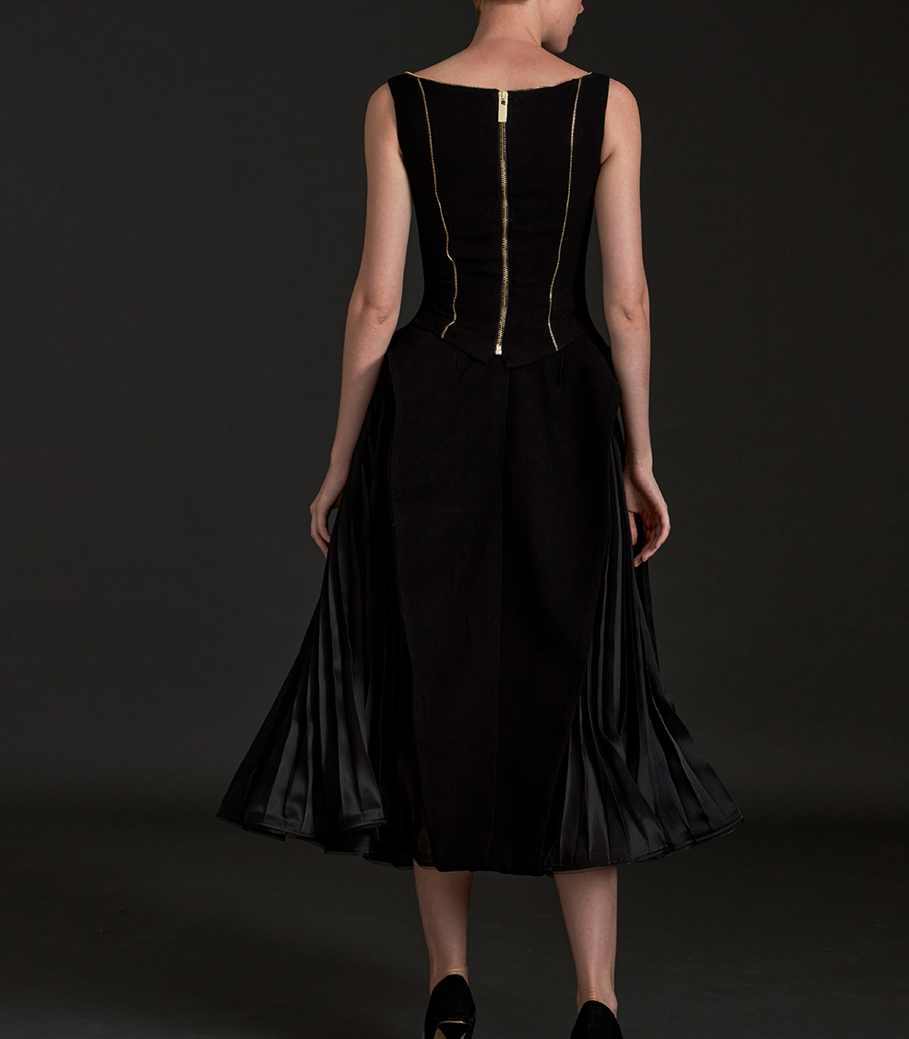 ZIPPER DESIGNED PLEATED GOWN