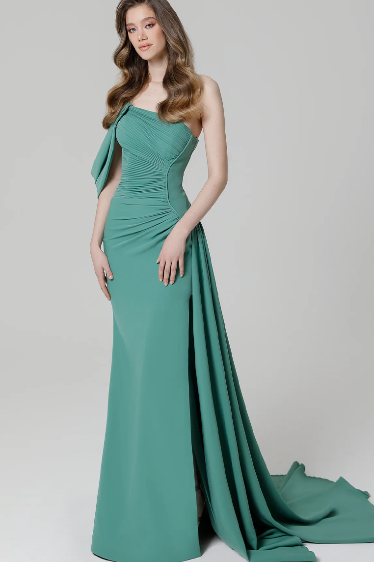 Strapless Gown with Long Tail